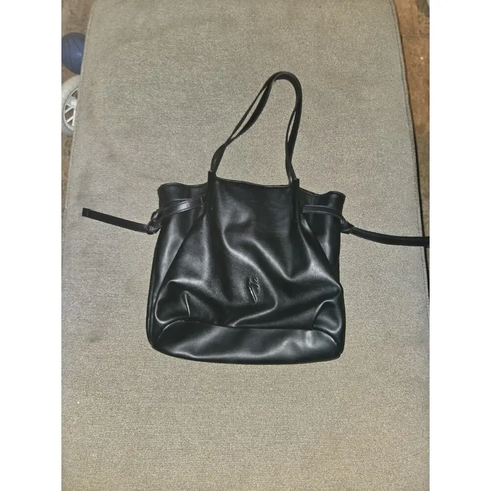 Simply Vera Vera Wang Black Faux Leather Tote Shoulder Handbag Large Magnetic Sn